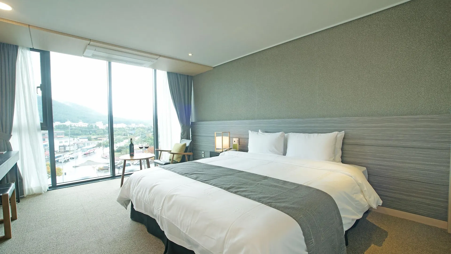 I-Jin Hotel Jeju 3*,